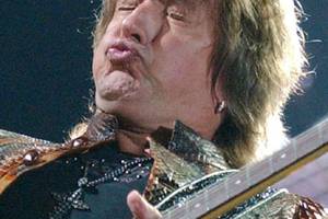 Классическая секс-рожа Ричи Самбора (Richie Sambora).
