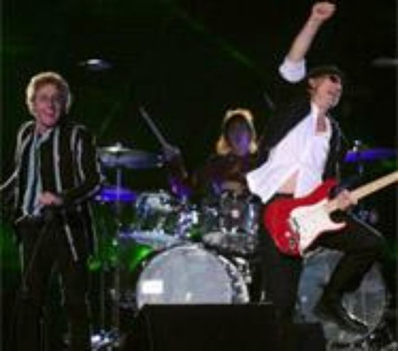 Фронтмены Pearl Jam и Kasabian выступили на концерте The Who в Лондоне 