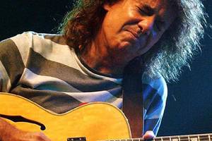 Гитарист Пет Матхени (Pat Metheny) и одна из его знаменитых гитарных мин.