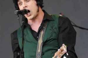 Джеку Уайту (Jack White) больно, или как?