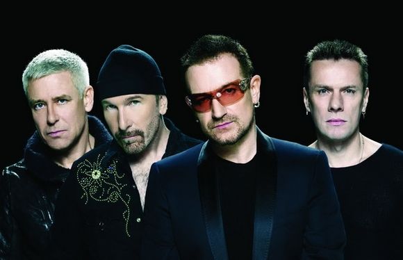 U2 выступили на благотворительном концерте Шона Пенна