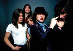 AC / DC представили песню из нового альбома 