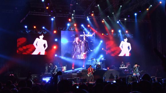Лана дель Рей планирует присоединиться к туру Guns N' Roses