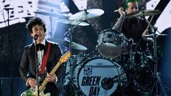 Green Day выпустили сингл и видеоклип, а также анонсировали новый альбом